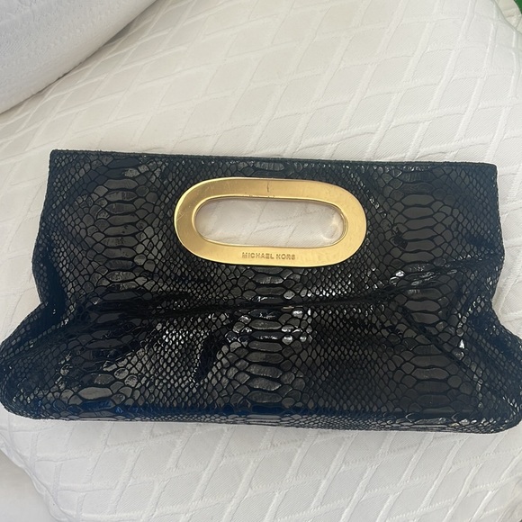 Michael Kors 🔥 Black Reptile Embossed Leather Clutch - Picture 3 of 4